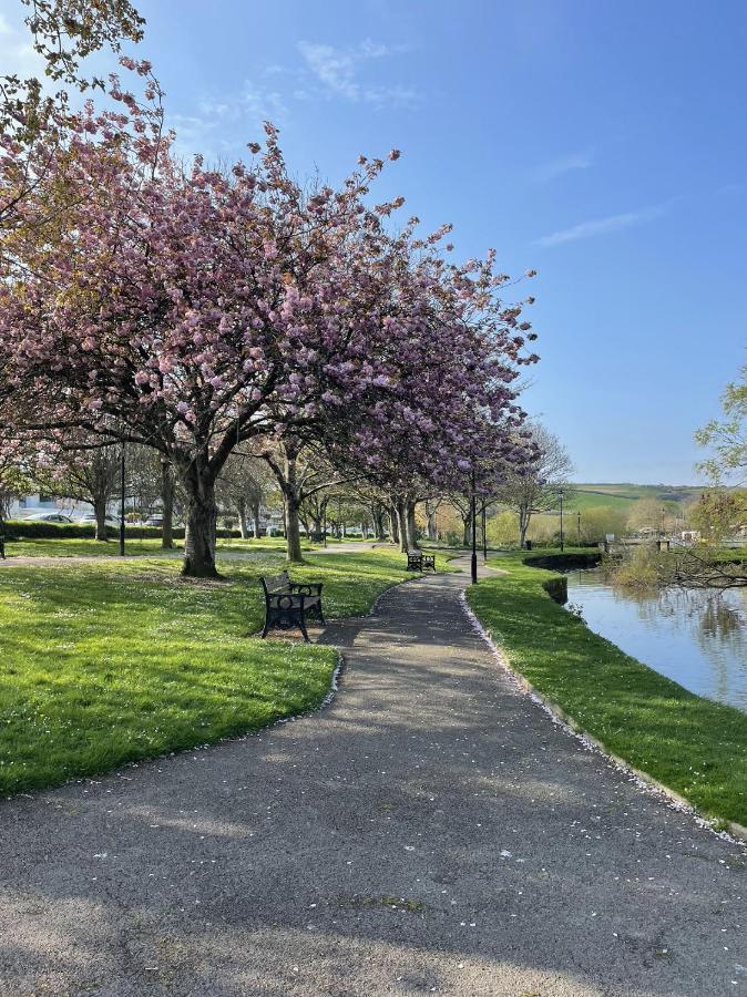 2 Chatsworth Riverscape Apartments - Peaceful Apartment In Great Location With Free Parking Overlooking The Gannel Just A Short Walk From Newquays Incredible Beaches And Local Amenities New Quay Exterior foto